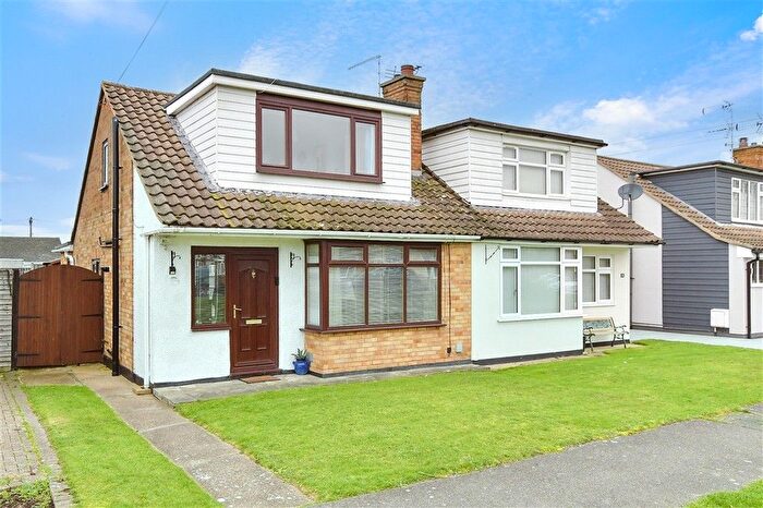 3 Bedroom Semi-Detached Bungalow For Sale In Ashway, Corringham, Stanford-Le-Hope, Essex, SS17