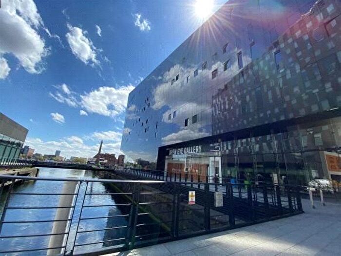 2 Bedroom Flat To Rent In Mann Island, Liverpool, Merseyside, L3