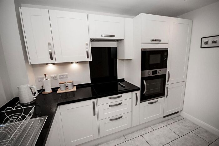 1 Bedroom Flat For Sale In Factory Street, Ramsbottom, Bury, BL0