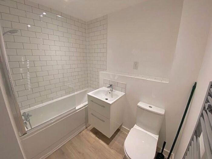 2 Bedroom Apartment To Rent In Strutt House, Derby, DE1