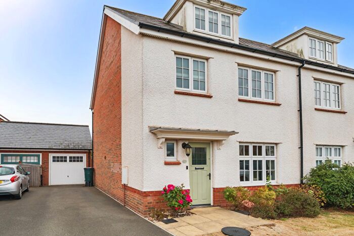 4 Bedroom Semi-Detached House For Sale In Bishops Close, Bathpool, TA2