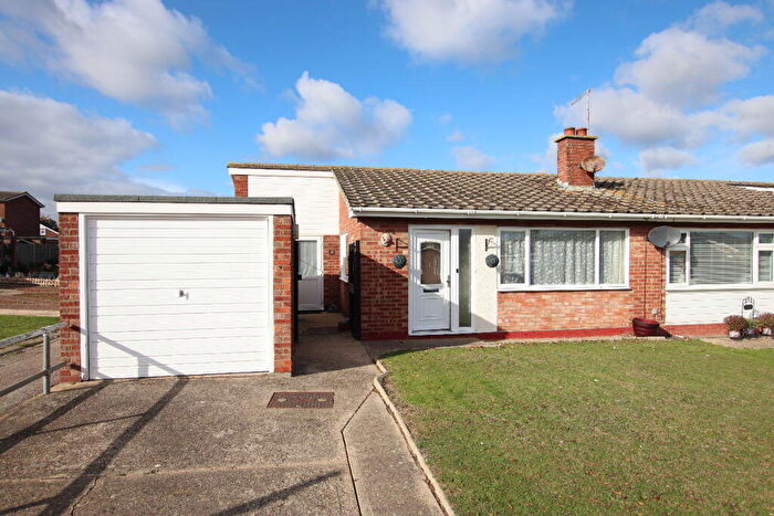 2 Bedroom Bungalow For Sale In Peregrine Close, Clacton On Sea, CO15