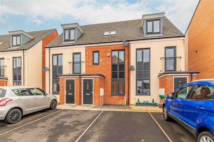 3 Bedroom Terraced House To Rent In Elmwood Park Gardens, Great Park, NE13