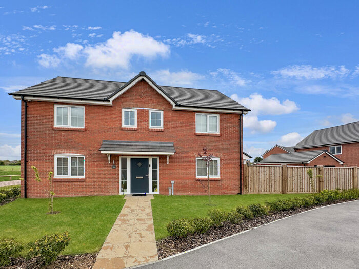 4 Bedroom Detached House For Sale In Bishops Field, Fordham, CB7