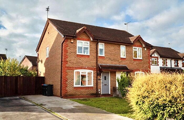 3 Bedroom Semi-Detached House For Sale In Capeland Close, Chester, Cheshire, CH4