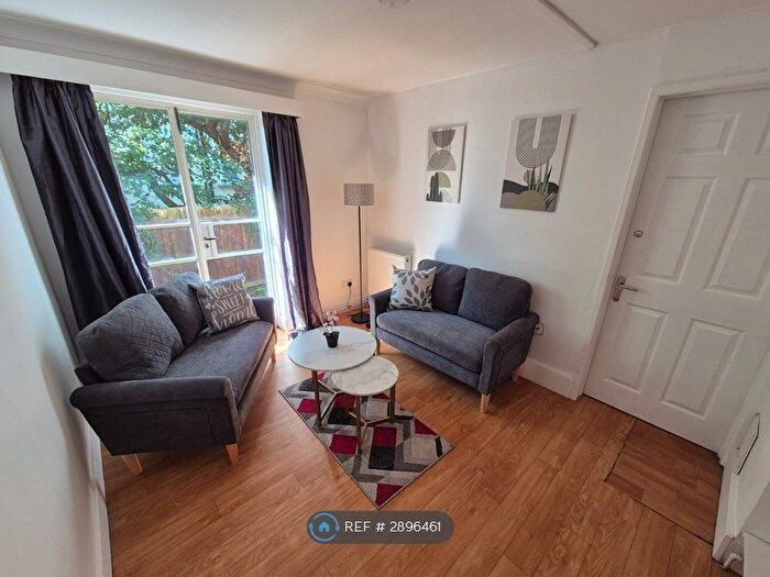 4 Bedroom Flat To Rent In Stretten Avenue, Cambridge, CB4