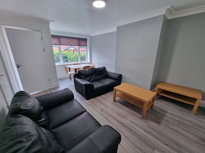 3 Bedroom Terraced House To Rent In Hessle Road, Hyde Park, Leeds, LS6