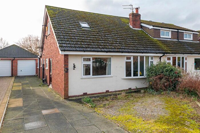 2 Bedroom Semi-Detached Bungalow For Sale In Hall Carr Lane, Longton, Preston, PR4