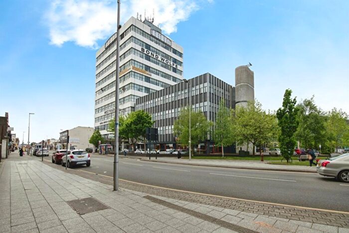 2 Bedroom Apartment To Rent In High Street, West Bromwich, B70