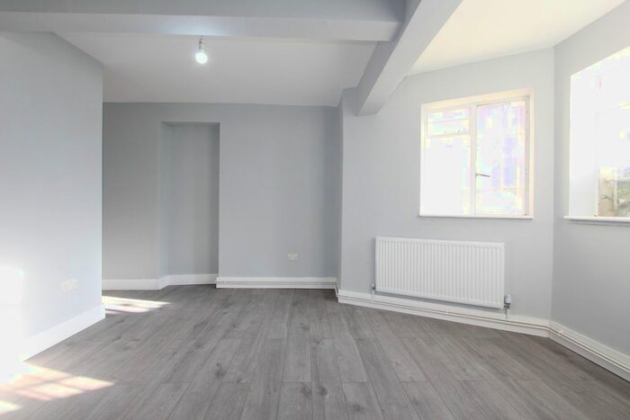 2 Bedroom Flat To Rent In Clarendon Road, London, W11