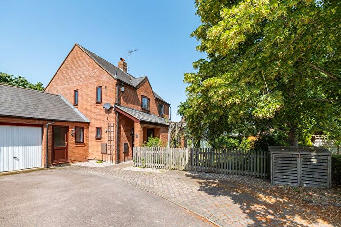 4 Bedroom Detached House For Sale In Cook Close, Walton Park, Milton Keynes, MK7