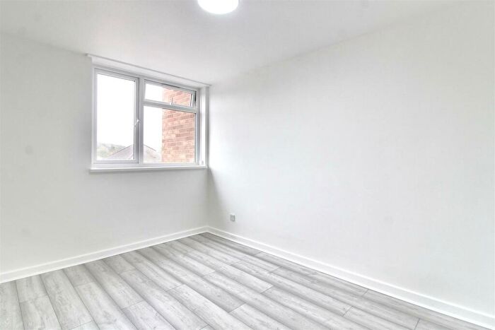 2 Bedroom Apartment To Rent In Cavendish Road, Emmer Green, Reading, RG4