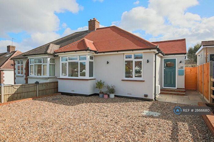 3 Bedroom Bungalow To Rent In Warenne Road, Leatherhead, KT22
