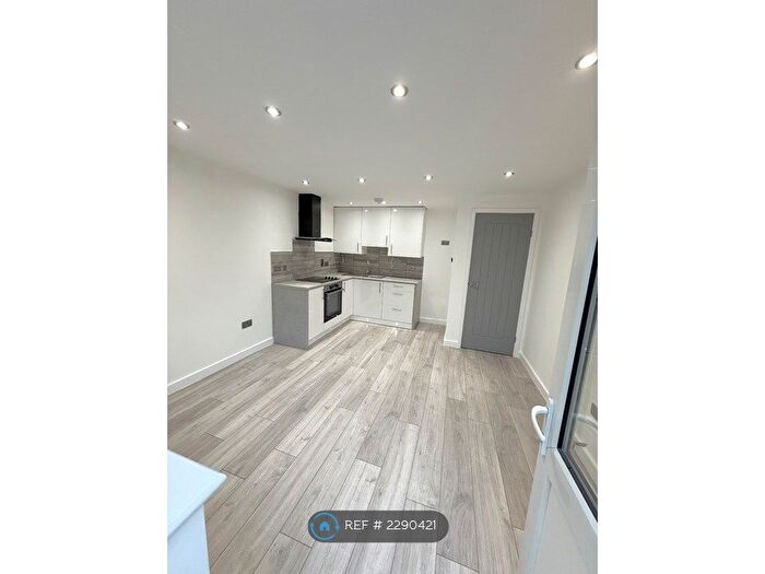 2 Bedroom Maisonette To Rent In Church End, Harlow, CM19