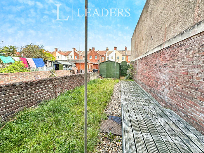 4 Bedroom Terraced House To Rent In Queens Road, PO12
