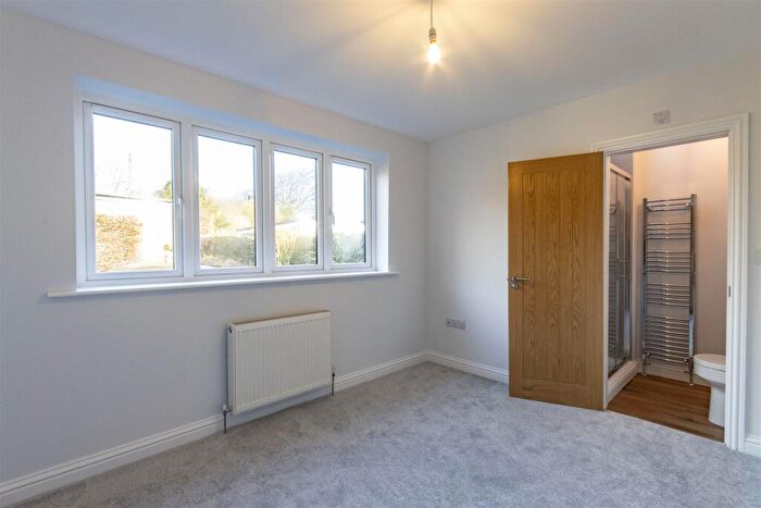 3 Bedroom Detached Bungalow For Sale In Main Road, Wadshelf, Chesterfield, S42