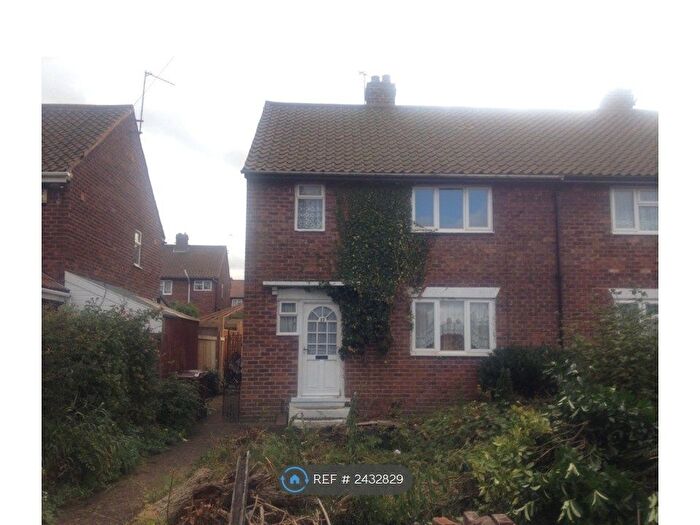 3 Bedroom Semi-Detached House To Rent In Kingsway, Normanton, WF6