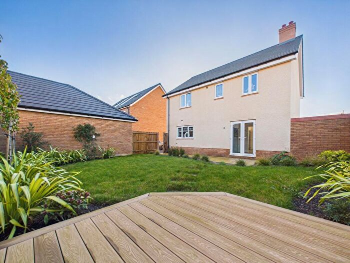 4 Bedroom Detached House For Sale In New Hall Crescent, Great Haddon, PE7