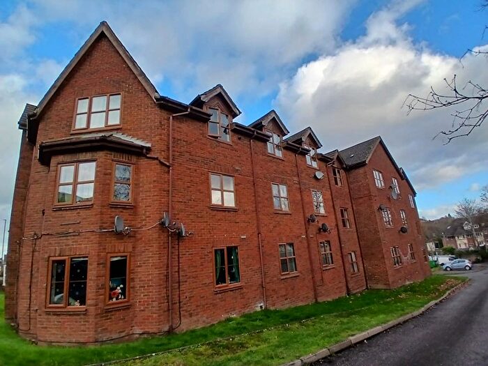 1 Bedroom Flat To Rent In Wilton Hill Court, Redhill, RH1