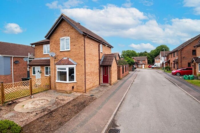 2 Bedroom Semi-Detached House For Sale In Heron Close, Wellingborough, NN8