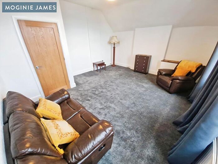 3 Bedroom Flat To Rent In City Road, Roath, CF24