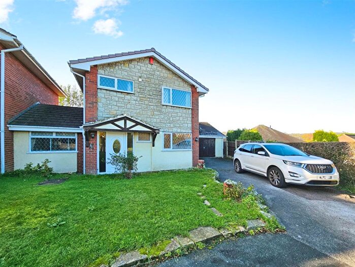 3 Bedroom Link Detached House For Sale In Medway Drive, Biddulph, Stoke-On-Trent, ST8