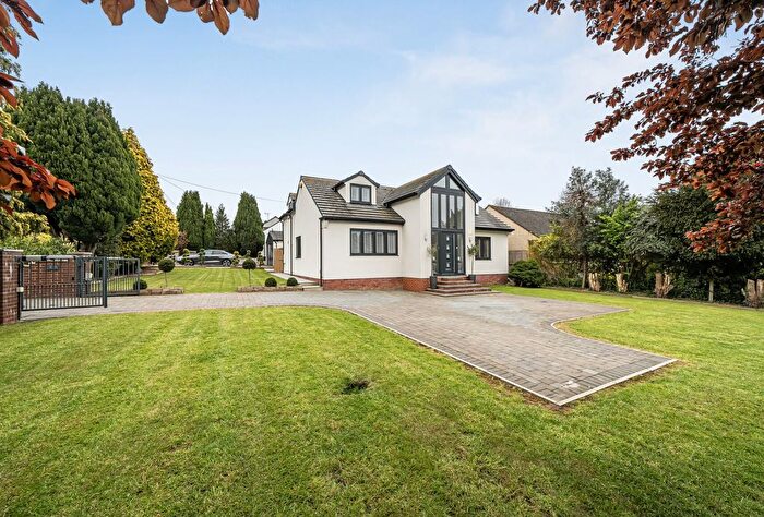 4 Bedroom Detached House For Sale In Badminton Road, Coalpit Heath, Bristol, Gloucestershire, BS36