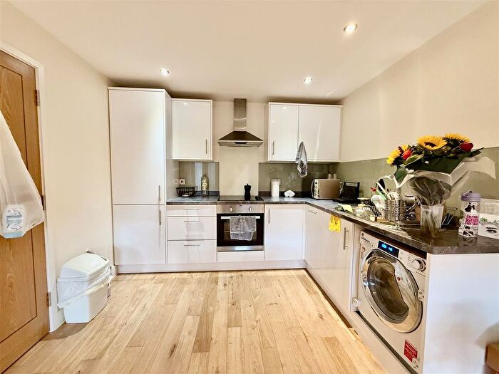 1 Bedroom Property To Rent In Victoria Road, Swindon, SN1