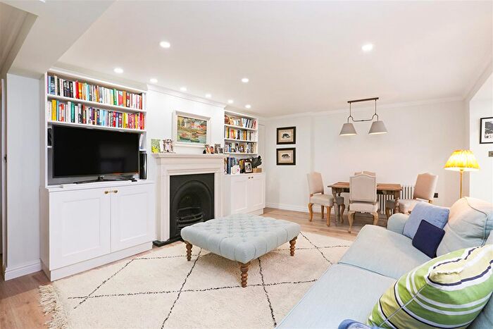 2 Bedroom Flat To Rent In Powis Square, Notting Hill, W11