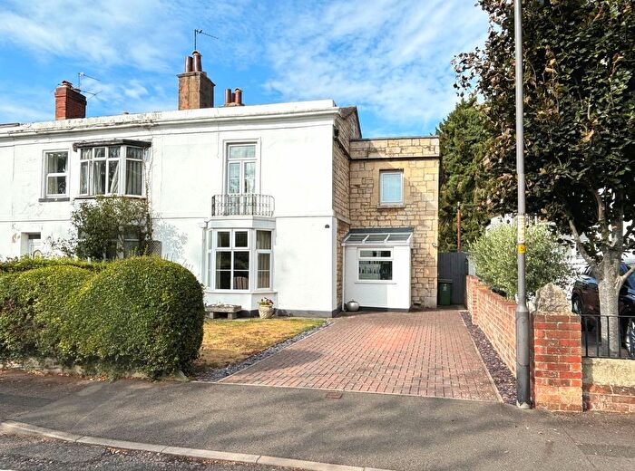 3 Bedroom Terraced House For Sale In Kingsholm Square, Gloucester, GL1