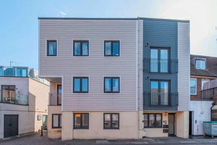 2 Bedroom Flat To Rent In Walters Yard, Bromley, BR1