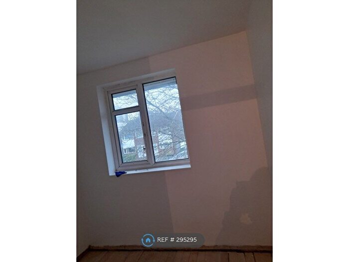 3 Bedroom End Of Terrace House To Rent In Aberford Gardens, London, SE18