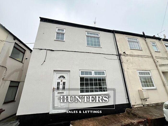 2 Bedroom Town House To Rent In Chapel Yard, Fairburn, WF11