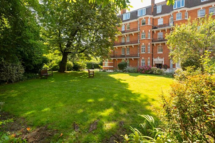2 Bedroom Flat For Sale In Kings Gardens, West Hampstead, NW6