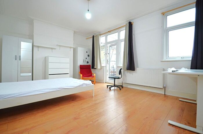 4 Bedroom Terraced House To Rent In Airedale Road, South Ealing, London, W5