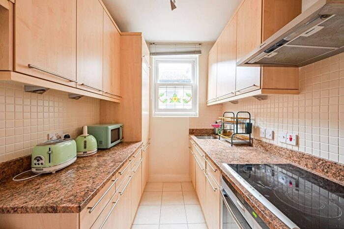 1 Bedroom Flat To Rent In Hampden Road, Turnpike Lane, London, N8