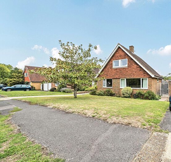 4 Bedroom Detached House For Sale In The Ridings, Epsom, KT18