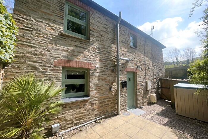 2 Bedroom House For Sale In The Old Workshop, Little Petherick, PL27