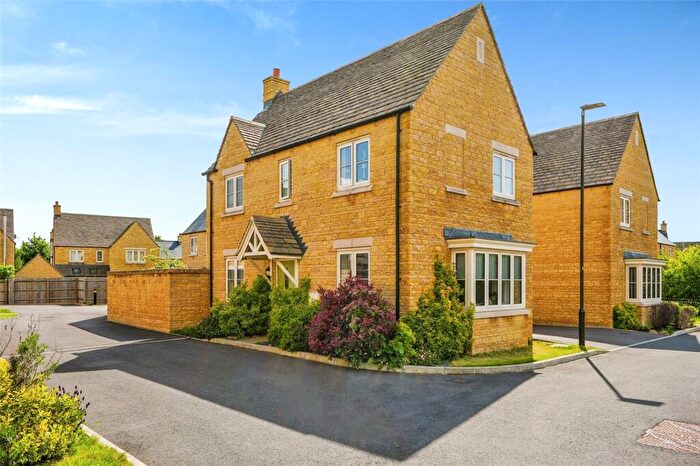 3 Bedroom Detached House For Sale In Bourton-on-the-Water, Gloucestershire, GL54