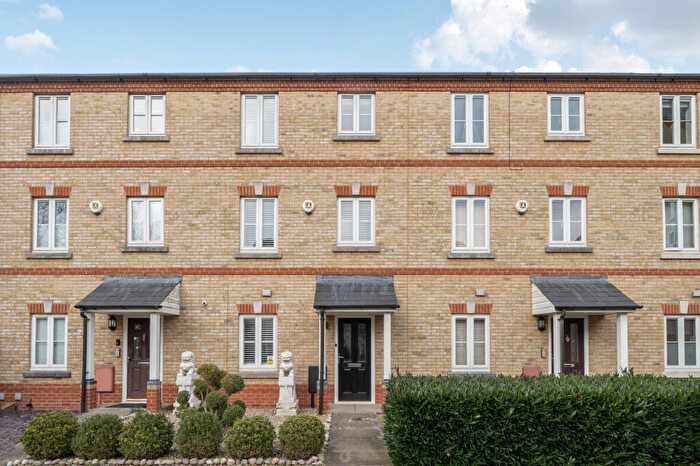 3 Bedroom Semi Detached House For Sale In Medina Square, Epsom, KT19