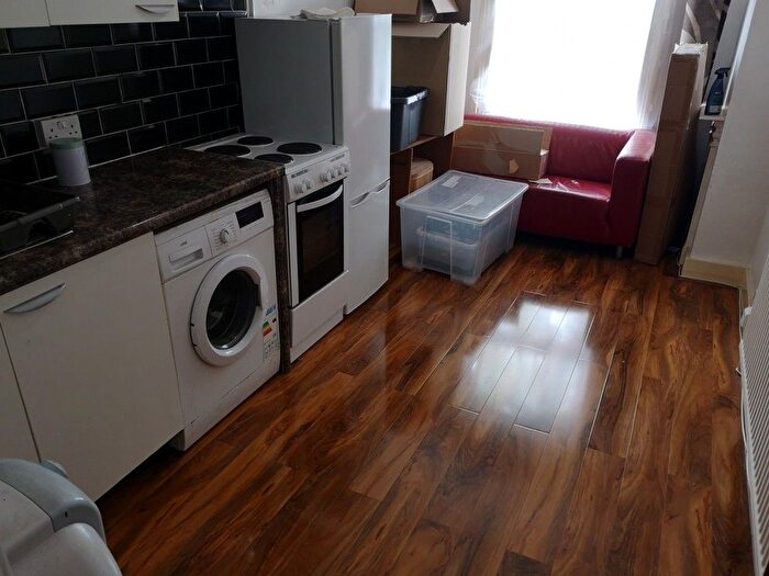 1 Bedroom Flat To Rent In High Town Road, Luton, Bedfordshire, LU2