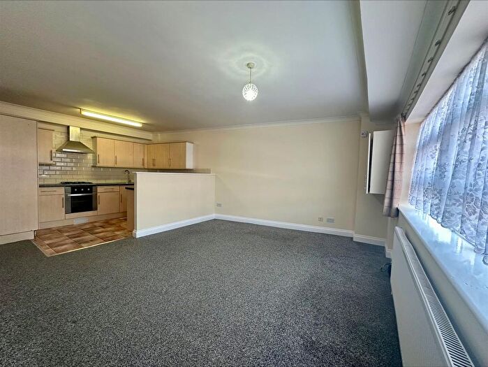 1 Bedroom Flat To Rent In Cranbrook Road, Ilford, IG2