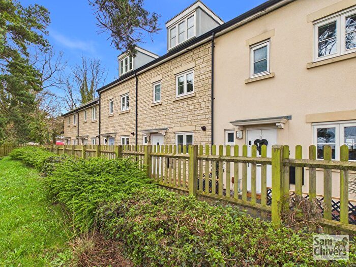 3 Bedroom Terraced House For Sale In Frome Road, Radstock, BA3