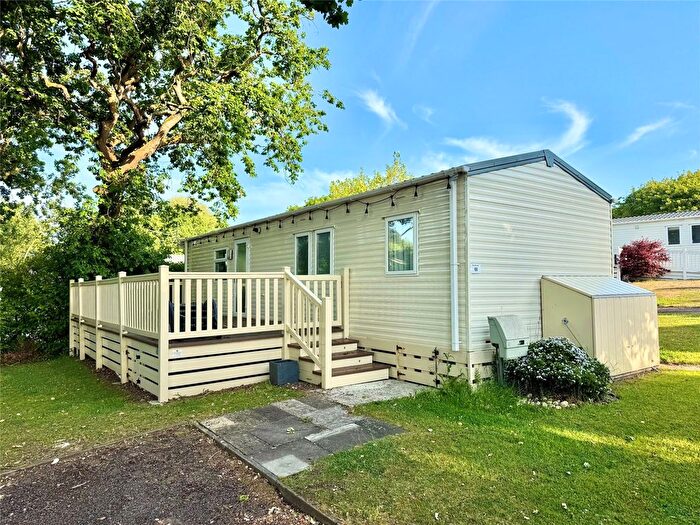 3 Bedroom Park Home For Sale In Seabreeze, Shorefield Park, Near Milford On Sea, Hampshire, SO41