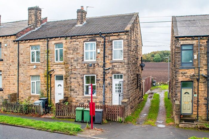 2 Bedroom End Of Terrace House For Sale In Howdenclough Road, Morley, Leeds, LS27
