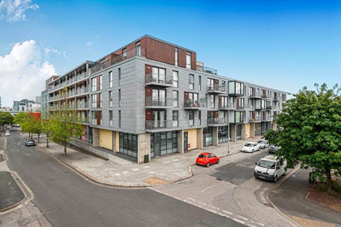 1 Bedroom Flat For Sale In Hobart Street, Millbay, PL1