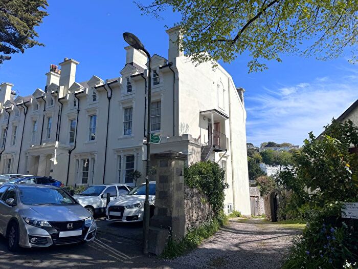 2 Bedroom Flat For Sale In Clifton Grove, Old Torwood Road, Torquay, TQ1