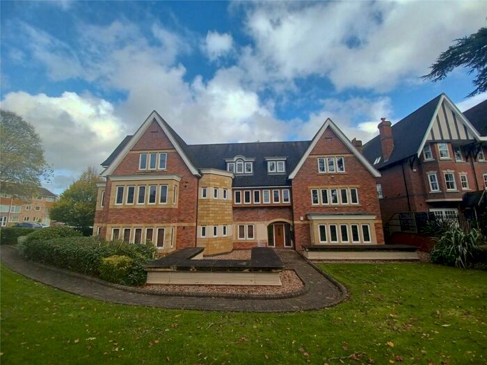 3 Bedroom Flat To Rent In Scarlett House, Little Sutton Lane, Sutton Coldfield, West Midlands, B75