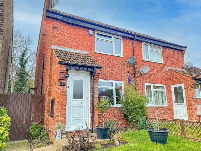 2 Bedroom Property To Rent In Yew Tree Rise, Pinewood, Ipswich IP8