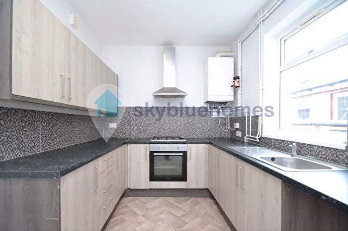 3 Bedroom Terraced House To Rent In Chepstow Road, Leicester, LE2